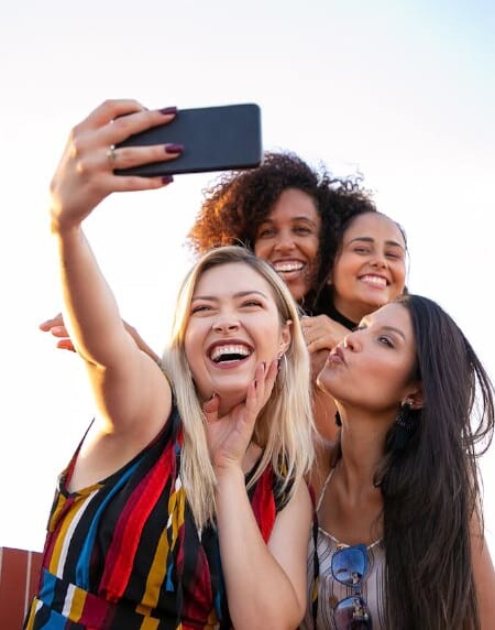 Zahn&auml;sthetik f&uuml;r die Generation Selfie: Wie Social Media unser L&auml;cheln ver&auml;ndert