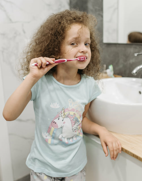 Black Stain bei Kindern – wie entstehen die dunklen Zahnverfärbungen?