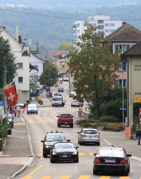 Bahnhofstrasse in D&uuml;bendorf nahe Z&uuml;rich.